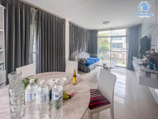 *****บ้านเดี่ยวมือสองย่านกรุงเทพฯ ม.คาซ่าวิลล์ วัชรพล-เพิ่มสิน เนื้อที่กว้าง 50.60 ตร.ว. ฟังก์ชัน 4 ห้องนอน 3 ห้องน้ำ ที่จอดรถ 2 คัน บ้านหลังใหญ่ สภาพดี บนทำเลแห่งการเดินทาง ใกล้รถไฟฟ้าสายสีเขียว "สถานีสะพานใหม่" และทางด่วน "ฉลองรัช" จองเลย!